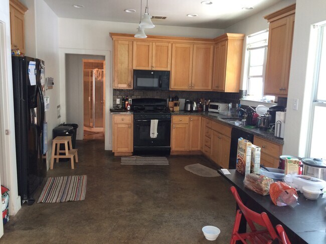 5101 Martin Ave photo 4