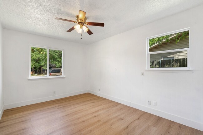6801 Villita Avenida Austin, TX 78741 photo 5