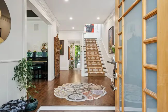 Beautifully Appointed 7-bedroom Home With Lush Garden Setting In Palo Alto photo 5