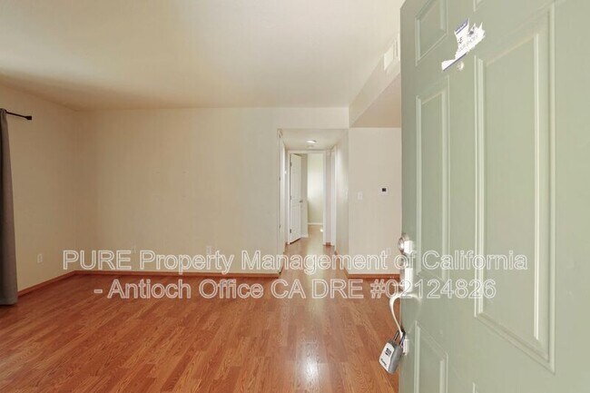 1127 Lakeview Cir photo 5