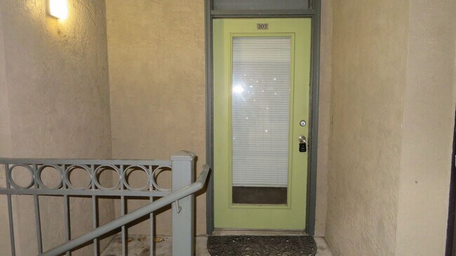 1910 Robbins Pl Austin, TX 78705 photo 4