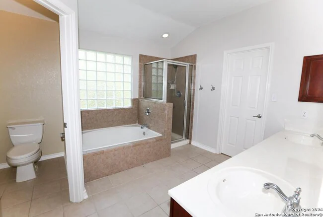 910 Maltese Garden San Antonio, TX 78260 photo 3