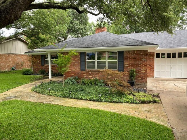 3621 Winifred Drive, Fort Worth, TX 76133 photo 2