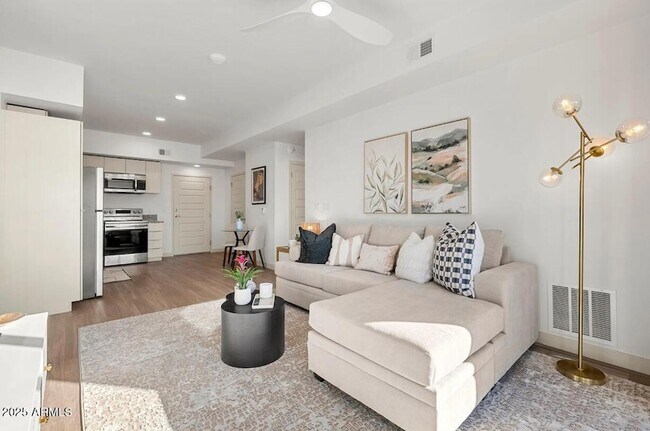 9275 N 29th Ave Phoenix, AZ 85051 photo 2