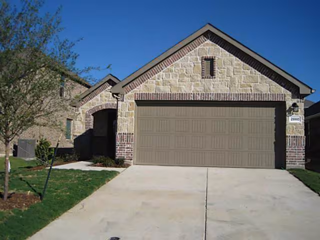 2860 Houston Wood Drive, Fort Worth, TX 76244 photo 2