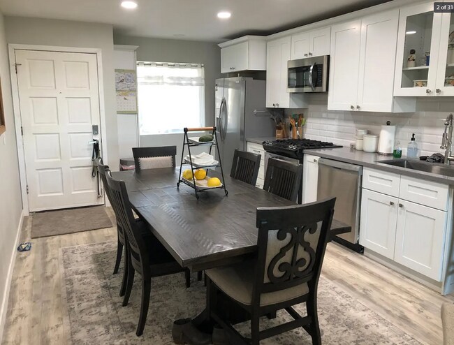 2080 Hornblend St San Diego, CA 92109 photo 5