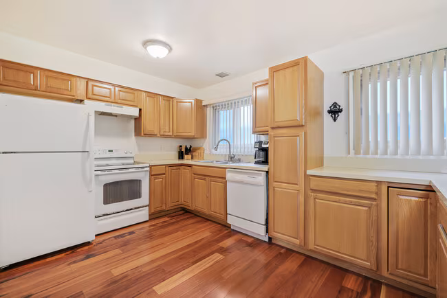 2690 Worden St San Diego, CA 92110 photo 5