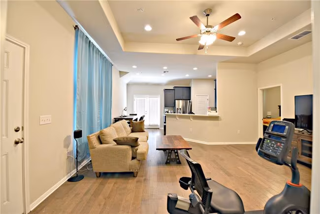 7304 Plant St Austin, TX 78745 photo 3