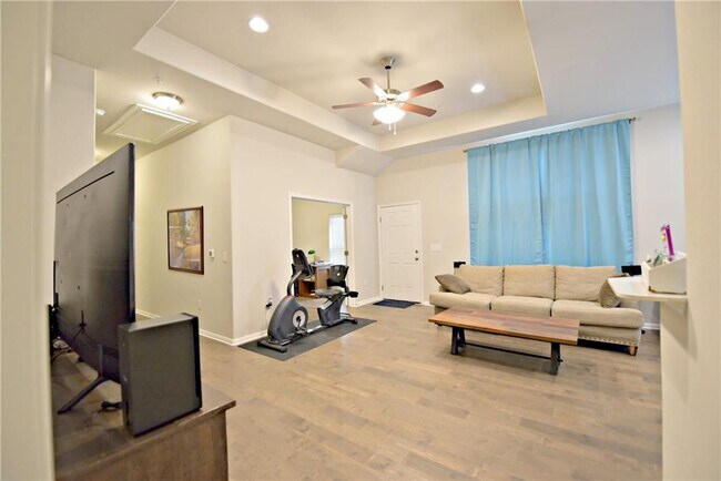 7304 Plant St Austin, TX 78745 photo 5