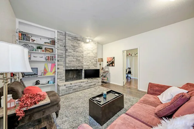 3102 Cedar St Austin, TX 78705 photo 3