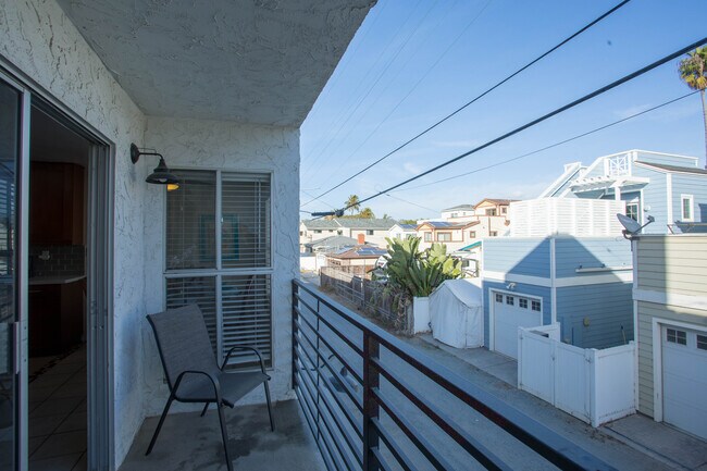 4011 Lamont St San Diego, CA 92109 photo 5