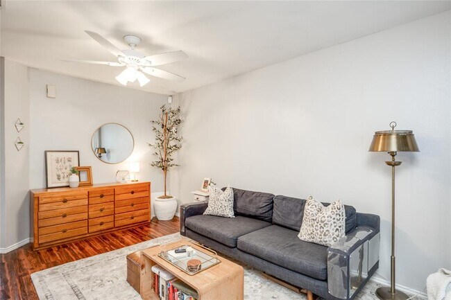 1730 Timber Ridge Rd Austin, TX 78741 photo 3