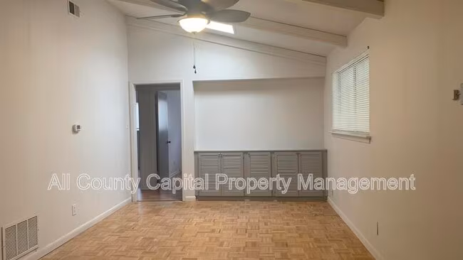 609 Bissonet Ln Austin, TX 78752 photo 5
