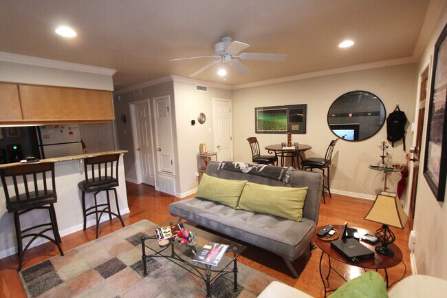 1500 E Side Dr Austin, TX 78704 photo 3