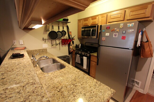 1500 E Side Dr Austin, TX 78704 photo 5