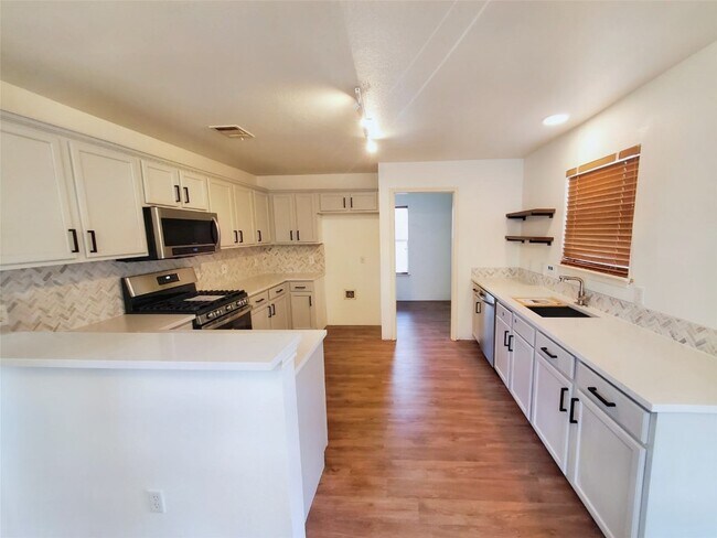 2408 Charlie Harley Dr Leander, TX 78641 photo 3