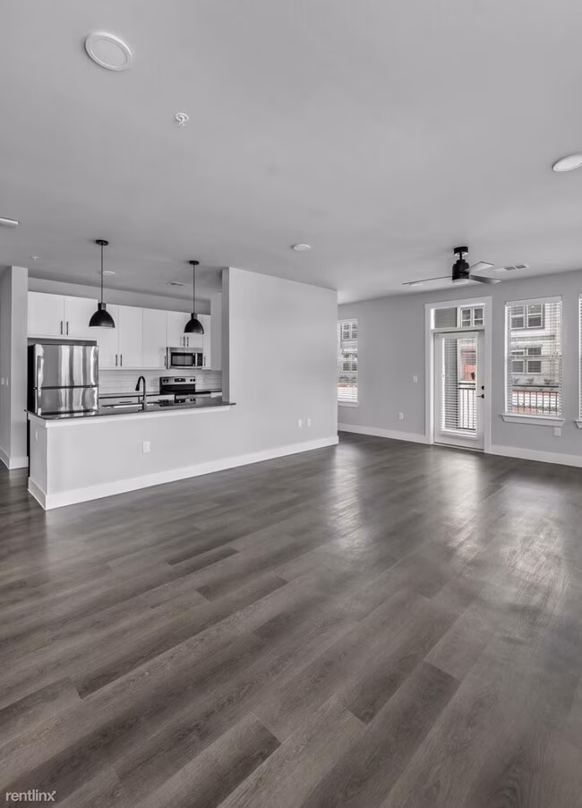 1702 E Palm Valley Blvd Round Rock, TX 78664 photo 4