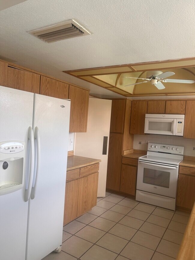 2407 W Le Marche Ave Phoenix, AZ 85023 photo 5