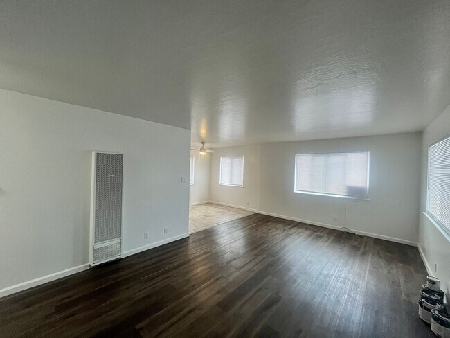 SJ T 2141 046-3 photo 4