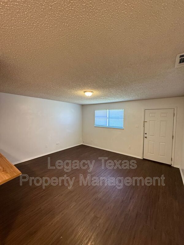 1708 Short St Cleburne, TX 76033 photo 2