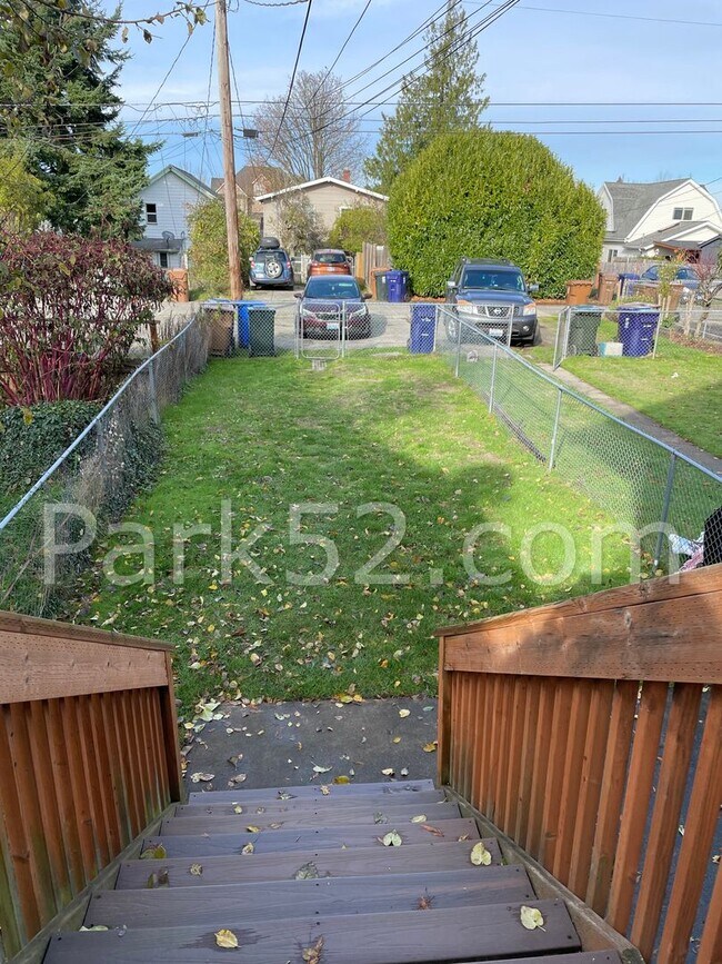 2 Bedroom Tacoma Duplex photo 2