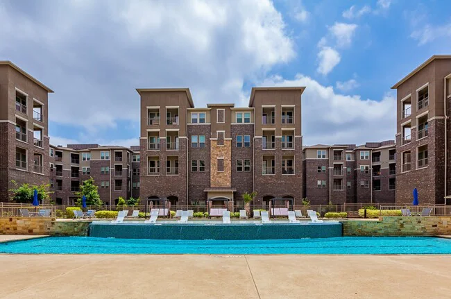 Luxia Craig Ranch photo 2