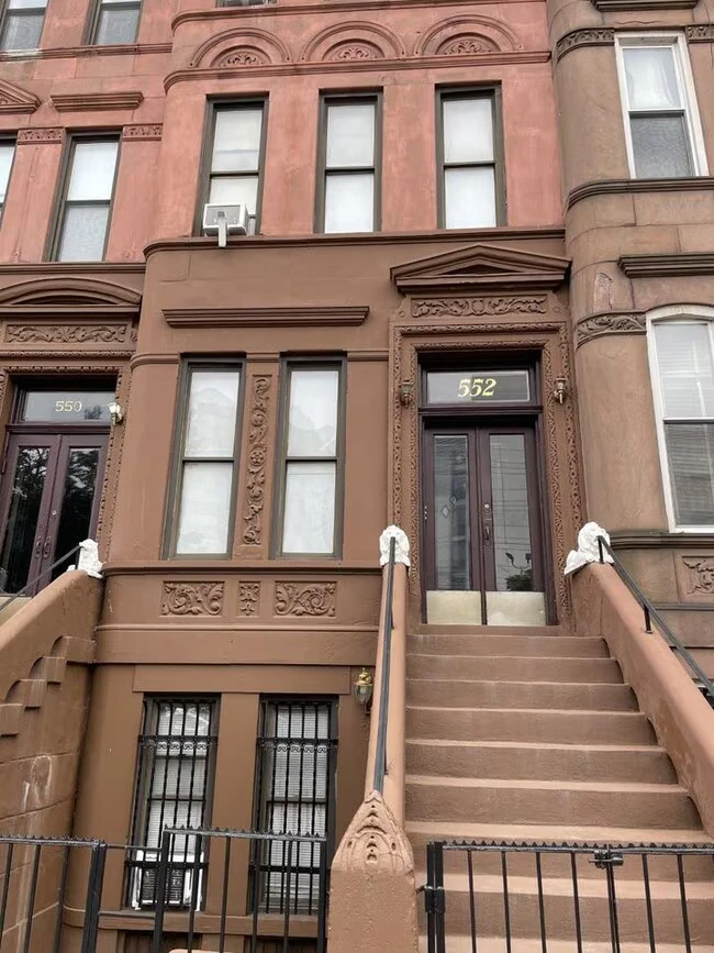 556 W 165th St New York, NY 10032 photo 4