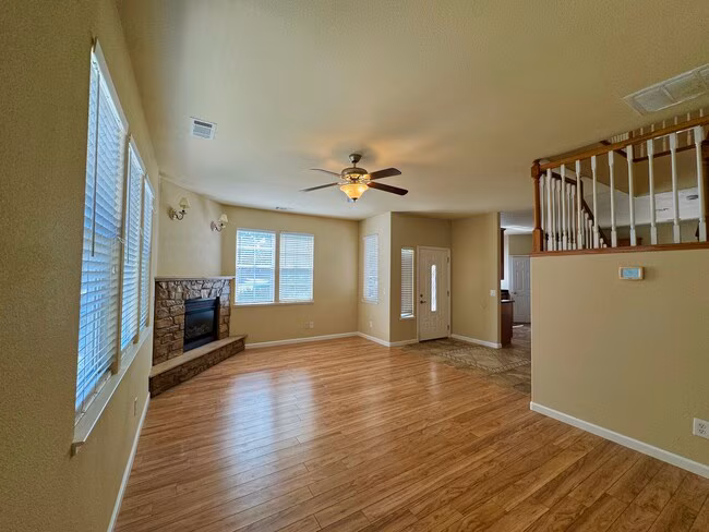 3 Bedroom and 2.5 Bathroom 2 photo 2