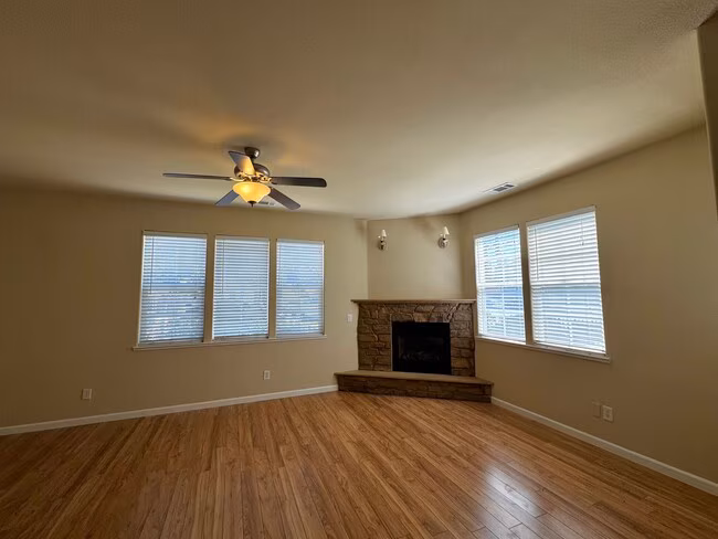 3 Bedroom and 2.5 Bathroom 2 photo 3