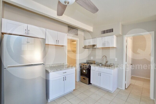 3207 North 67th Place, Scottsdale, AZ 85251 photo 3
