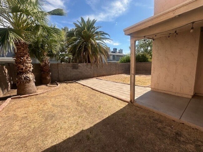 TWO STORY 3 BEDROOM HOME AT THE ISLANDS IN GILBERT photo 3