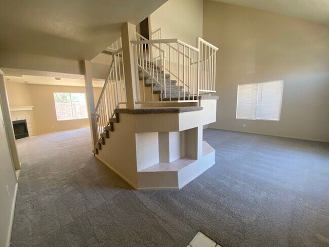 TWO STORY 3 BEDROOM HOME AT THE ISLANDS IN GILBERT photo 4