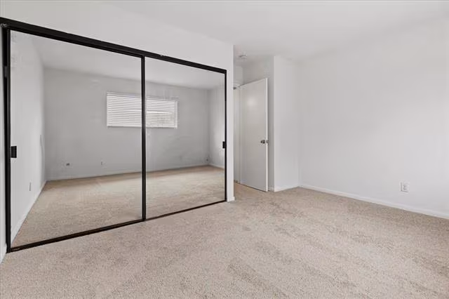 4885 Cole St San Diego, CA 92117 photo 3