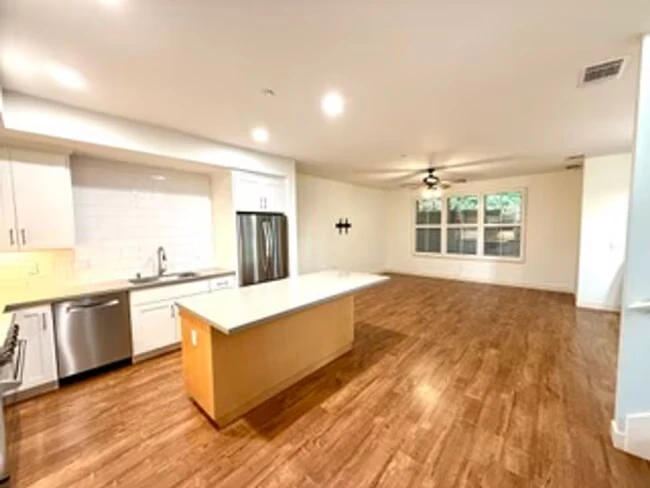 912 Lundy Ln Scotts Valley, CA 95066 photo 2