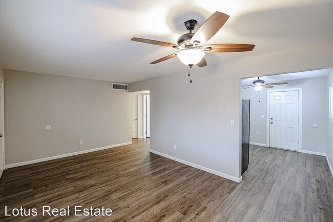 Move in specials photo 5