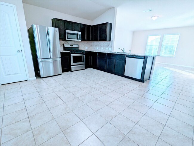 2100 Langdale Ln Austin, TX 78754 photo 2