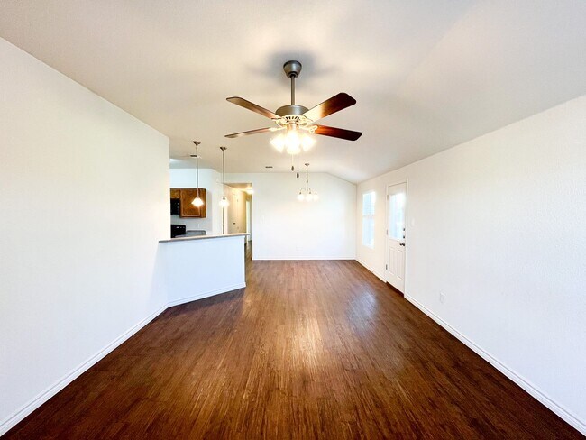 1519 Justin Lp Killeen, TX 76543 photo 4