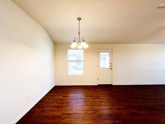 1519 Justin Lp Killeen, TX 76543 photo 5