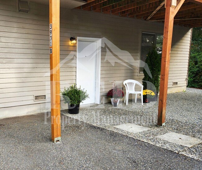 3931 Harbel Dr NE Bremerton, WA 98310 photo 3