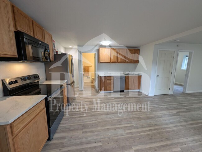 3931 Harbel Dr NE Bremerton, WA 98310 photo 4
