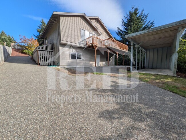 3931 Harbel Dr NE Bremerton, WA 98310 photo 2