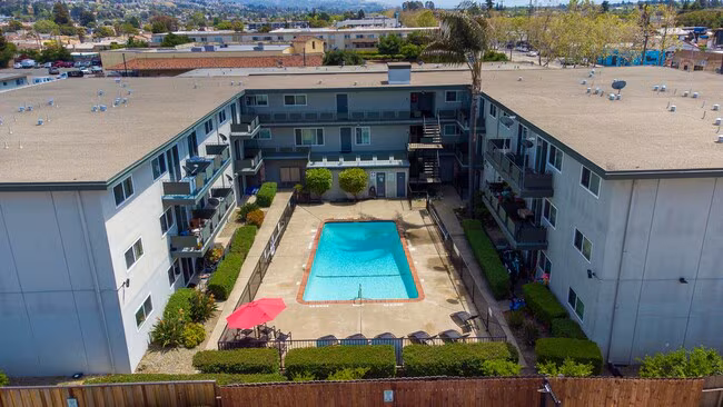 PARKWEST APARTMENTS photo 5