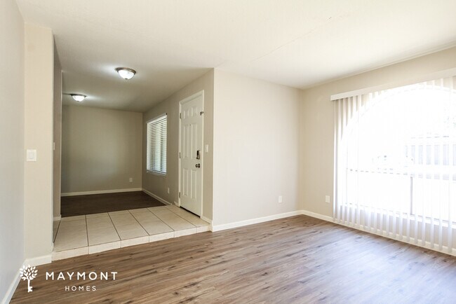 3143 W Julie Dr Phoenix, AZ 85027 photo 3