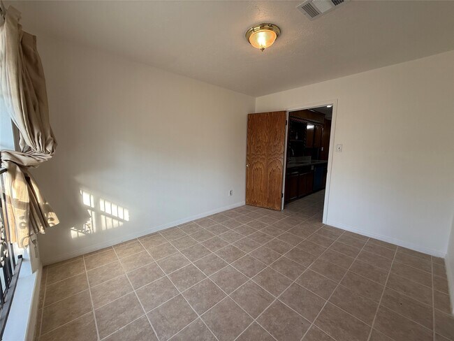 7325 Ley Road, Houston, TX 77028 photo 5
