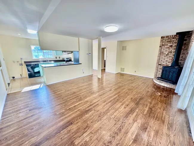 4367 Nelson Dr Richmond, CA 94803 photo 4