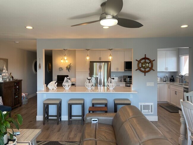 4705 Marina Dr Carlsbad, CA 92008 photo 2