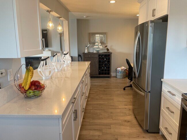 4705 Marina Dr Carlsbad, CA 92008 photo 3