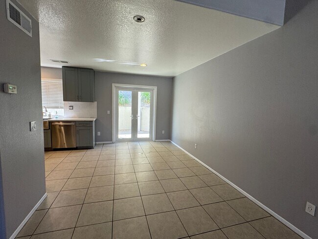 Amazing House For Rent photo 2