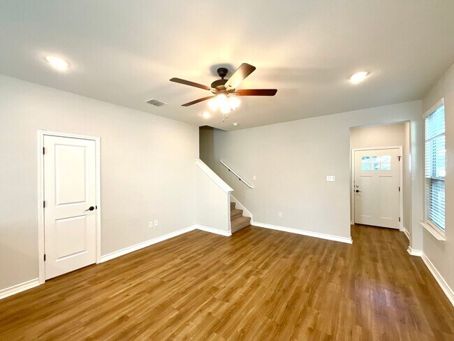 10346 Lynwood Branch San Antonio, TX 78245 photo 5