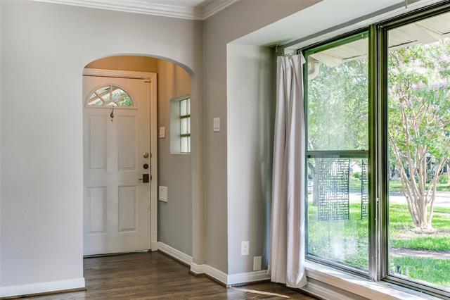 2051 Marydale Drive, Dallas, TX 75208 photo 4